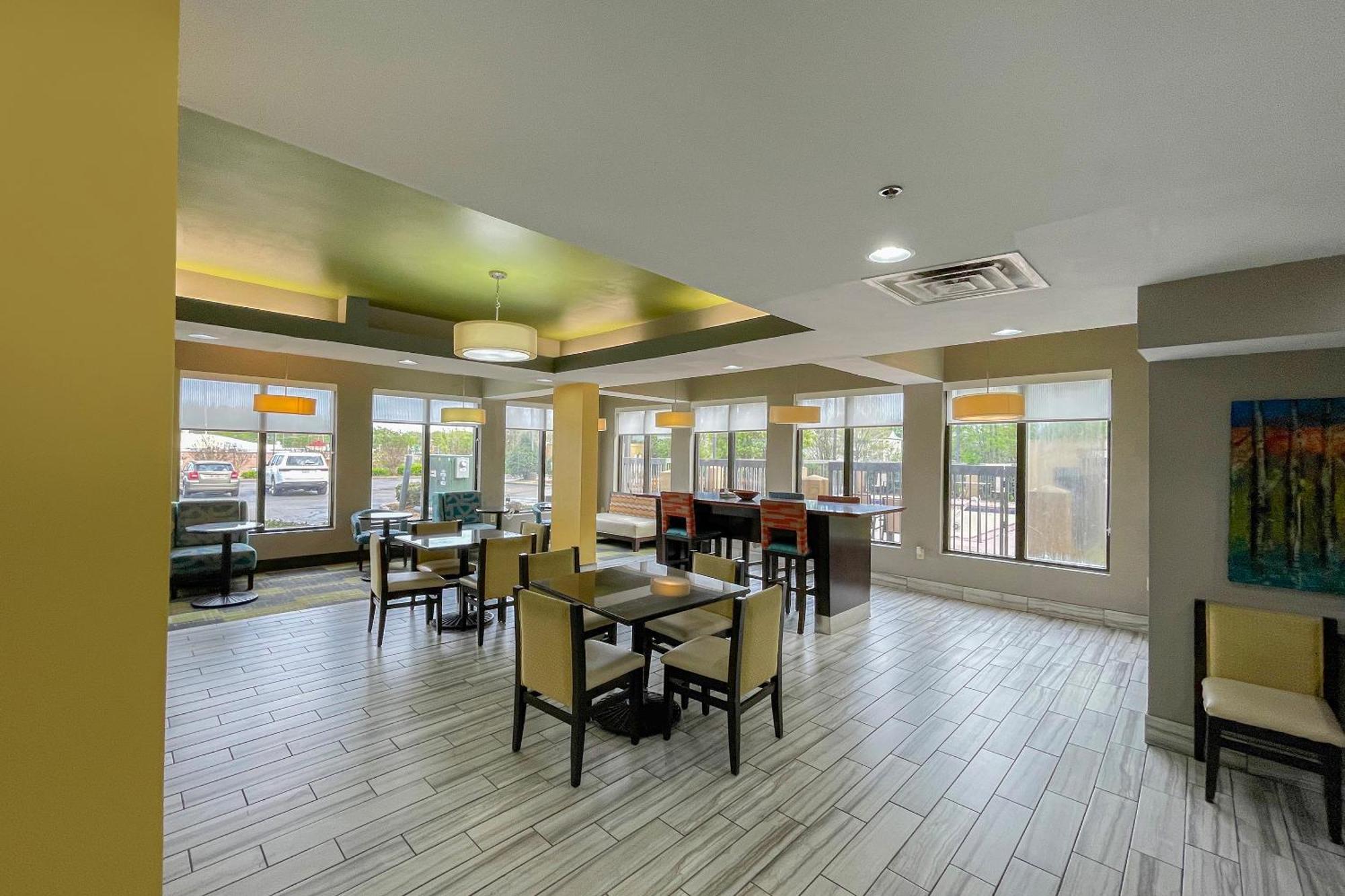 Oyo Townhouse Jackson - Ridgeland Hotel Екстериор снимка