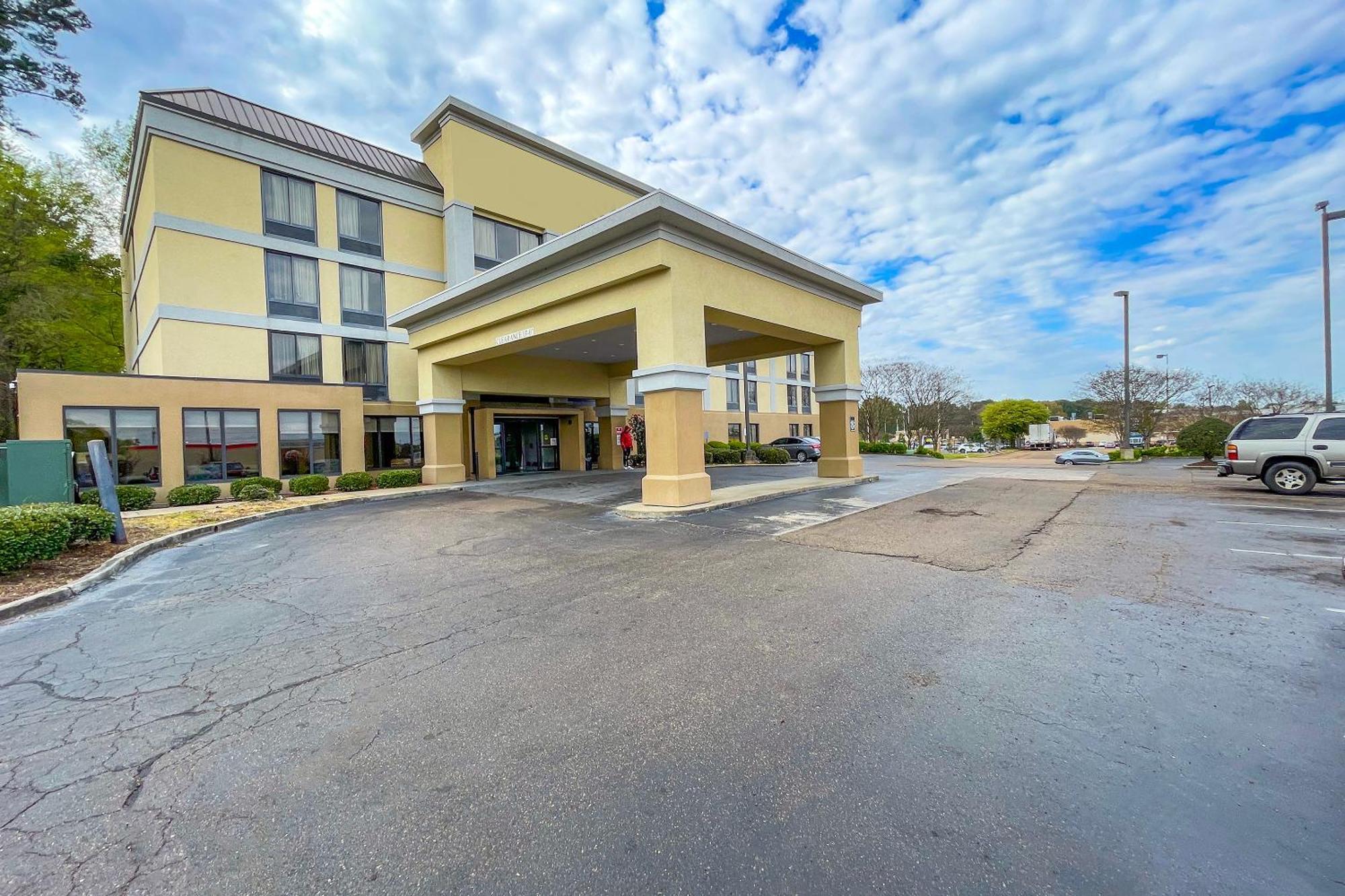 Oyo Townhouse Jackson - Ridgeland Hotel Екстериор снимка